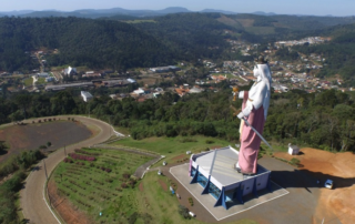 Estátua de Nossa Senhora das Graças, a segunda maior do mundo, localizada em Irati